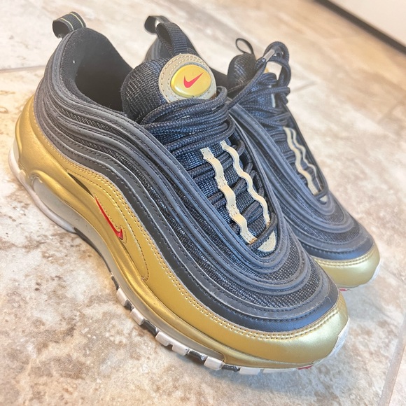 Air max 97, size U.S. 5, barely worn. Ready to ship - Picture 3 of 9